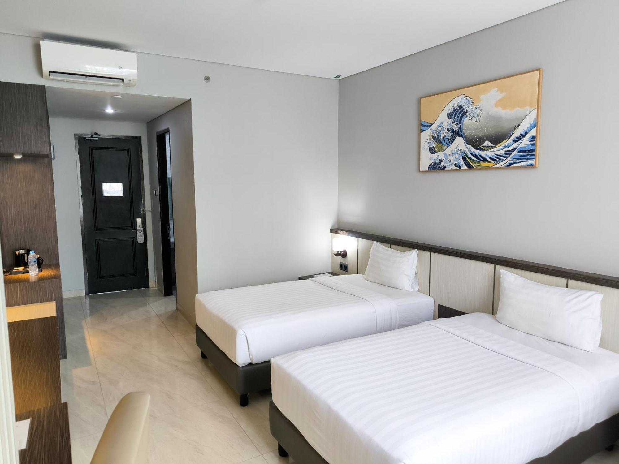 Rylich Panorama Hotel Sorong Szoba fotó