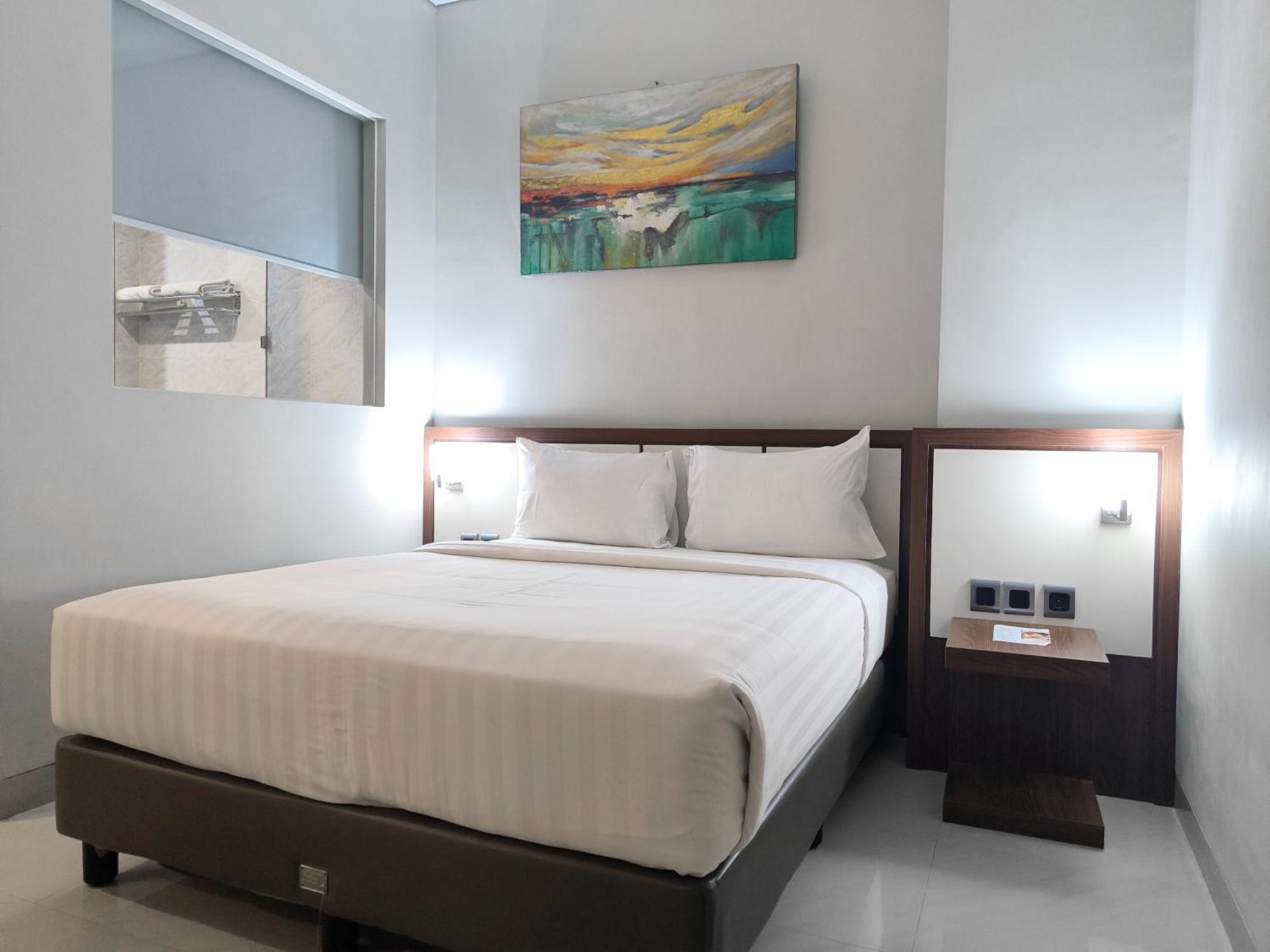 Rylich Panorama Hotel Sorong Szoba fotó